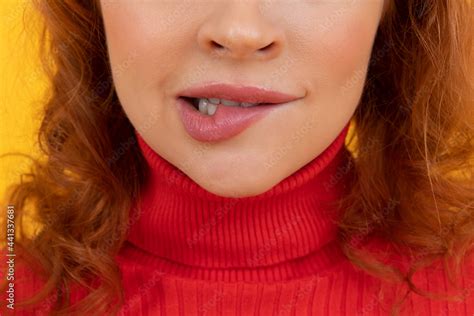 Foto De Biting Her Lip Woman Lower Face Bite Lips Lip Biting Anxious