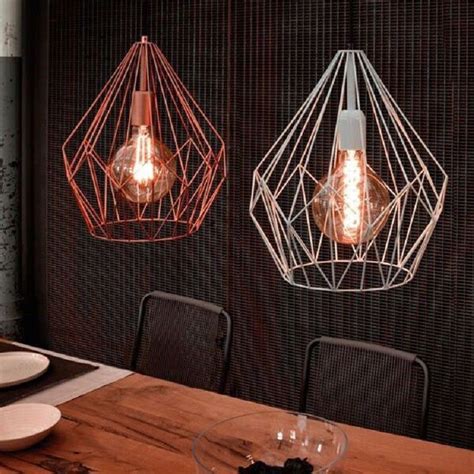 Een mooie hanglamp boven je eetkamertafel maakt van elk diner een unieke ervaring die je gasten nog lang zullen onthouden. 5 hanglampen boven de eettafel - Hanglamp ...