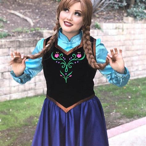 Anna Frozen Cosplay Disneyland Face Character Version