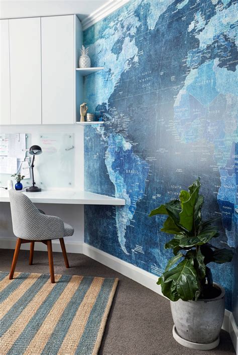 10 Wall Decor Ideas To Take To The Office