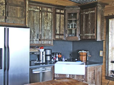 I've posted the tutorial for this diy. Barnwood: | Country decor rustic, Rustic kitchen, Kitchen ...