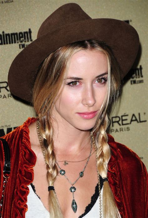 Gillian Zinser Photo 12 Of 51 Pics Wallpaper Photo 393468 Theplace2