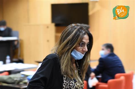 La famiglia ciontoli e viola giorgini nel corridoio della stazione dei carabinieri di civitavecchia. Caso Vannini, appello bis: 14 anni ad Antonio Ciontoli, 9 ...
