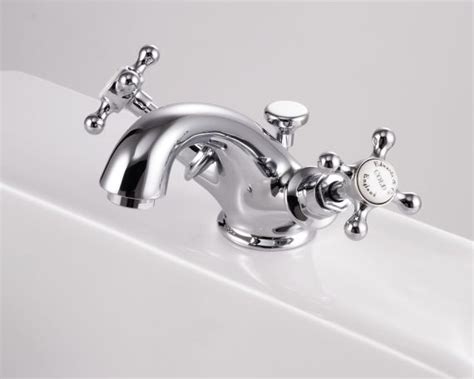 Casa padrino luxus badezimmer waschtisch waschbecken armatur. Waschtische Badezimmer Mit 3-Loch Armatur Im Englischen ...