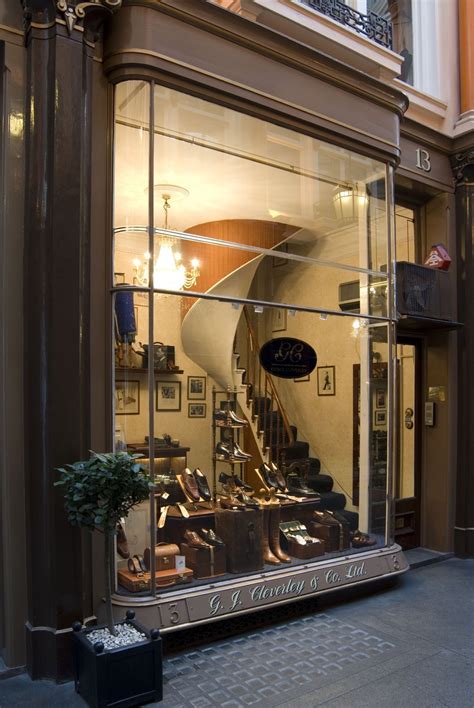 Laminate flooring combines beauty, sophistication, and practicality in one simple solution, and you'll find only the finest laminate flooring products here at floor & decor. Shoe store front ~ pretty staircase. Wow I wonder where this shoe store is. Its rare to see a ...