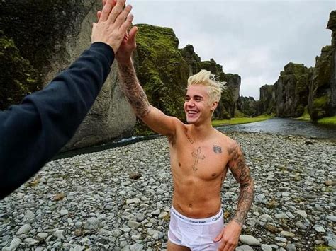 Justin Bieber On Dad Jeremy Biebers Awkward Penis Post After Bora Bora Pics