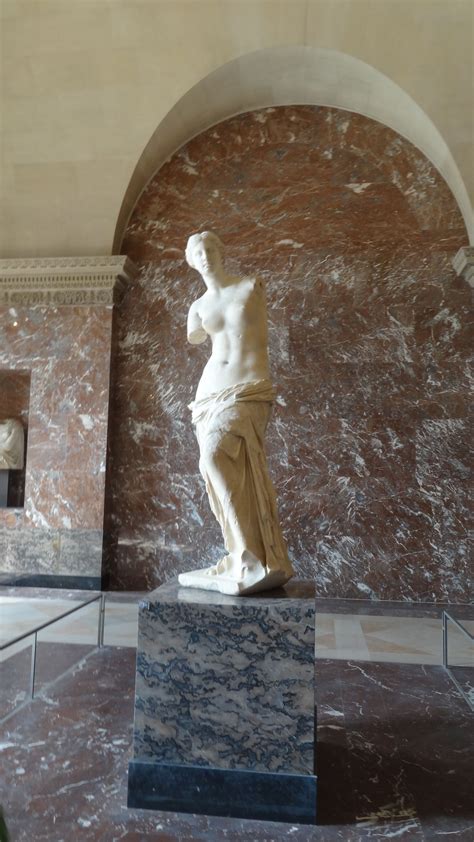 Venus De Milo Louvre Paris France Pastpicturesorg