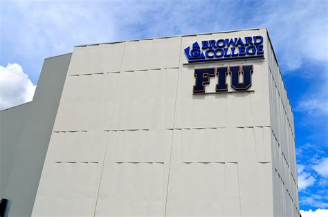 Fiu At I 75 Keeps Ba Degrees In Sight For Transfer Students Fiu