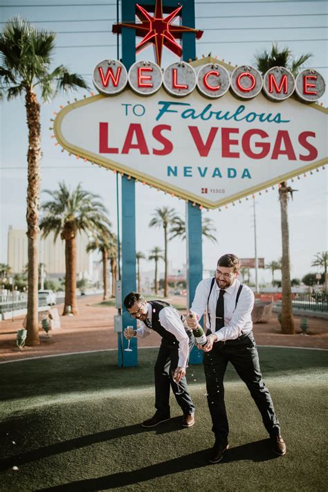 Best Airbnb in Las Vegas With a Pool for Groups | Flytographer