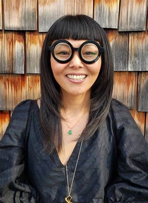 18 Ideal Bangs Hairstyles For Women With Glasses