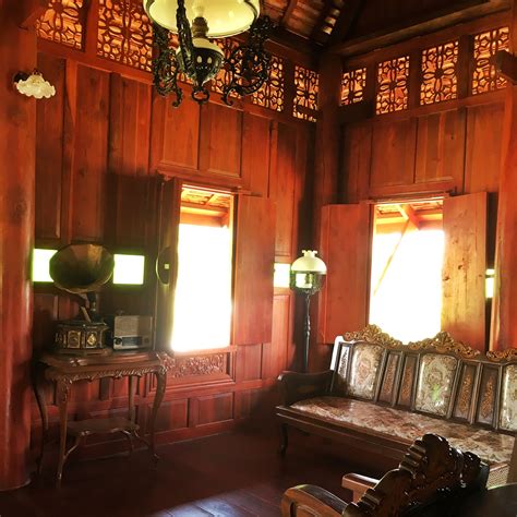 Giving you an elegant touch and great centerpiece for. Pin by Thaiculinaryholidays on Traditional Thai Houses ...