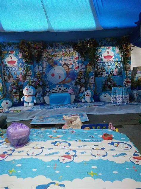 Usaha yang bermula dari sebuah printer yang dibeli dari uang beasiswa bulanan abah k dan ditambah uang pinjaman dari. 35+ Terbaru Dekorasi Pelaminan Tema Doraemon, Dekorasi ...