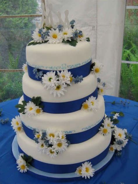 Melindas Daisy Wedding Cake Wedding Cake For My Boss 14 12 10 8