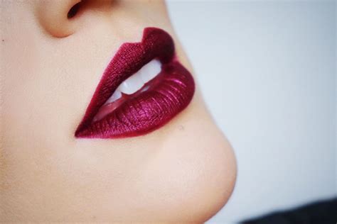 very dark lipstick