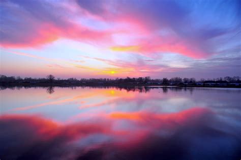 무료 이미지 물 집 밖의 수평선 구름 해돋이 일몰 햇빛 조직 호수 새벽 분위기 황혼 저녁 반사