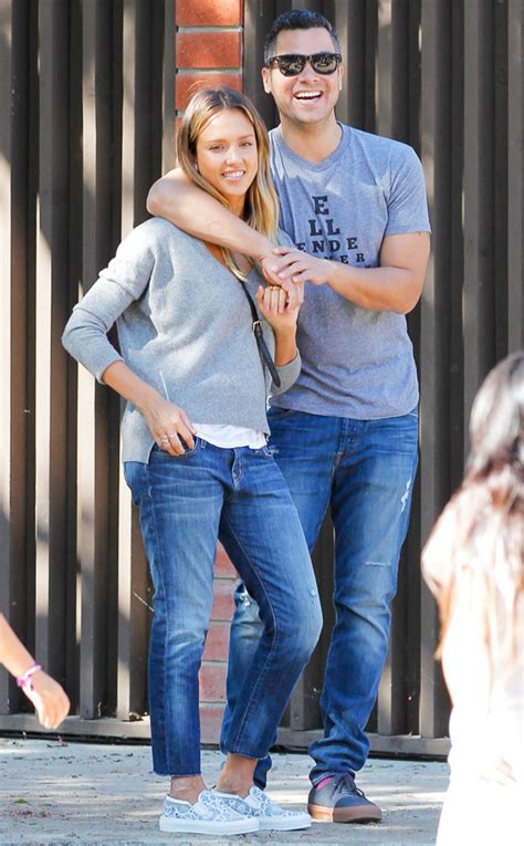 Jessica Alba And Cash Warren From The Big Picture Todays Hot Photos E News