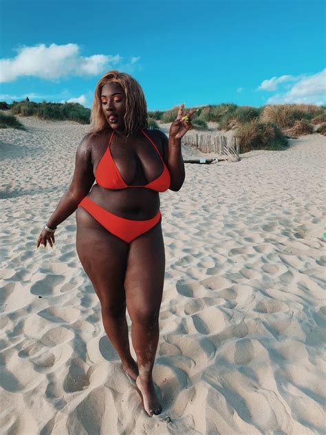 Lizzo S Bikini Body Sexy Swimsuit Style Pics Vlr Eng Br