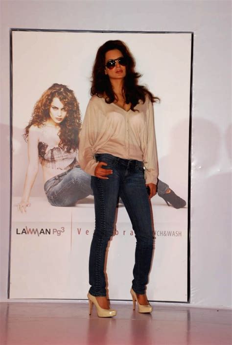 Kangana Ranaut At Lawman Jeans Press Meet At Four Seasons
