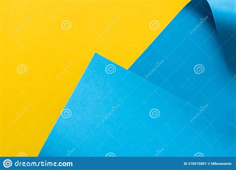 Folheto De Modelo De Fundo Azul E Amarelo 3d Imagem De Stock Imagem