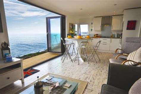 Surrounded on three sides by sparkling seas, cornwall is one of the most beautiful places you are every likely to visit. Luxury cottages in Cornwall with a fantastic sea view