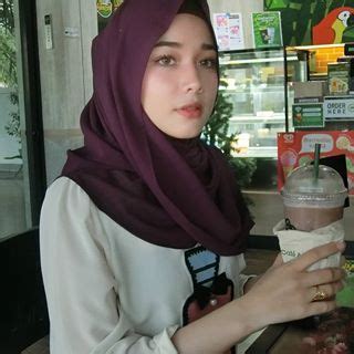 Most recent weekly top monthly top most viewed top rated longest shortest. ต้องเหงาจนาดนี้เลยหรา💪😯 | Jilbab cantik, Hijab, Kecantikan