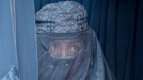 Taliban Orders All Afghan Women To Wear The All Covering Burka In