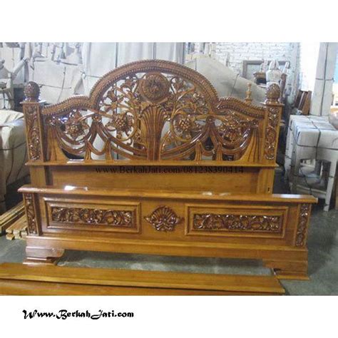 dipan kayu motif ukiran jepara berkah jati furniture berkah jati