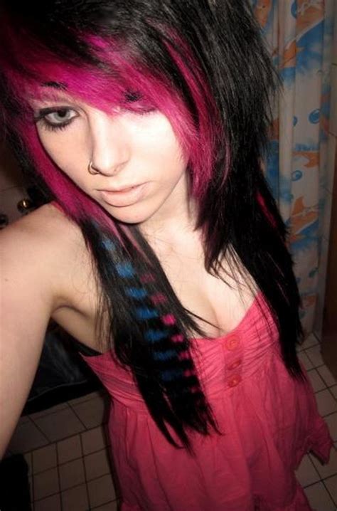 However, hair color experimentation of the modern age does not stop there. Black and pink hairstyles
