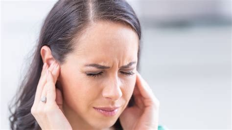 What You Should Do If You Have A Chronic Ringing In Your Ear