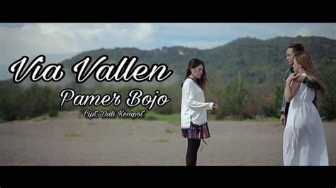 Kuncilaguok.com | pada tahun 2016, jaz merilis singel pertamanya yang berjudul dari mata. Chord & Kunci Gitar 'Pamer Bojo' dari Via Vallen, Lengkap dengan Lirik Lagunya - Tribun Jatim