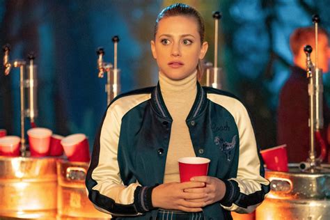 Betty From Riverdale The Best Pop Culture Halloween Costume Ideas For