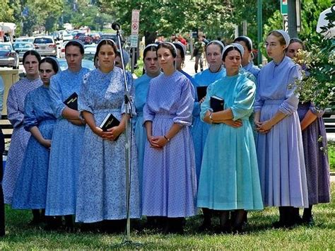 mennonite women in dupont circle amish modest outfits women wear