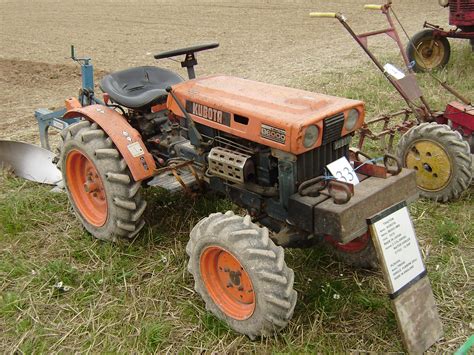 Image Kubota B6000 1975 Twose Plough Tractor And Construction