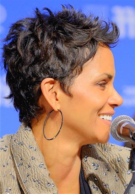 28 Amazing Halle Berry Hairstyles And Haircuts Inspirations Halle Berry