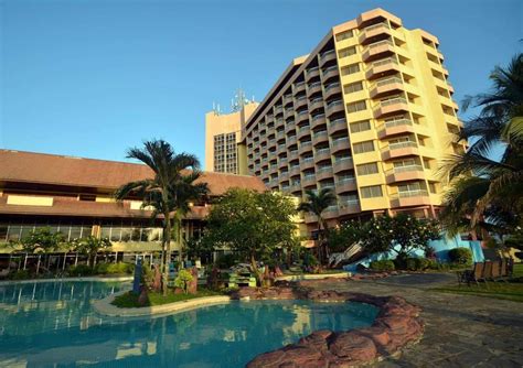 These hotels in kuala terengganu not only provide you with the most picturesque views, the most comfortable beds and delicious foods, but also. Primula Beach Hotel, Kuala Terengganu - Tarifs 2019