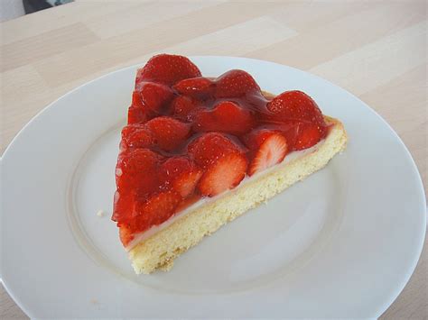 Anschließend einen pudding mit milch und kristallzucker zubereiten und auskühlen lassen. Erdbeer - Pudding - Kuchen Herta von i-scholz | Chefkoch