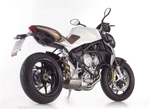 Includes action shots, full review and sound. 2012 MV Agusta Brutale 675 Breaks Cover - Asphalt & Rubber