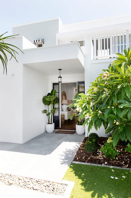 Exterior Beach Style Exterior Gold Coast Tweed By Donna Guyler Design Houzz