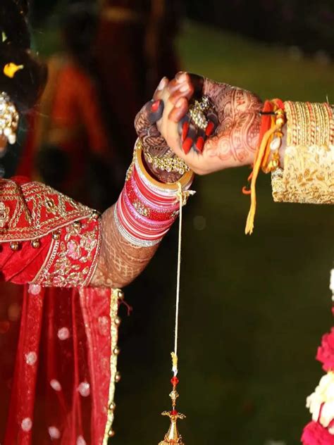 70 साल के ससुर ने 28 साल की बहू पूजा से की शादी Times Now Navbharat