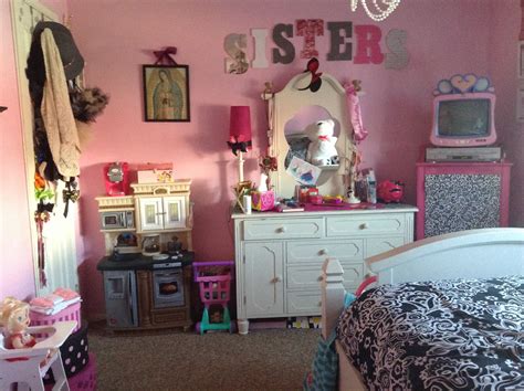 Paris Room Idea For Girls 10 And 7 Year Olds With Images Girl
