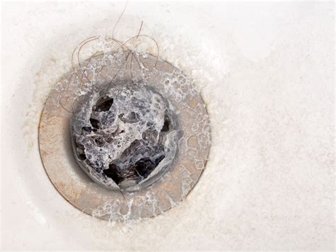 Does Unclogging The Drain With Baking Soda And Vinegar Really Work