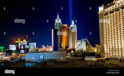 Las Vegas Nevada Skyline At Night Stock Photo Alamy