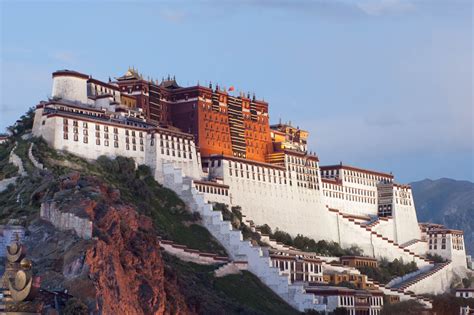 Potala Palace Lhasa Tibetchina Cool Places To Visit Lhasa