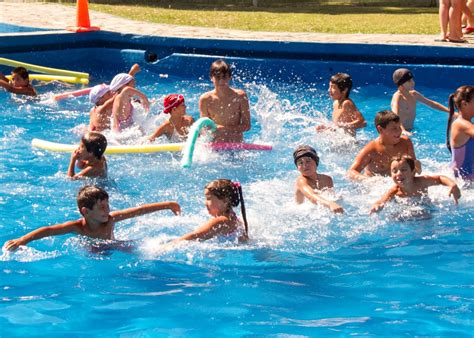 Aventura, estudio, desafío de matemáticas y duelo. Comenzaron las colonias de verano en el Centro Recreativo ...