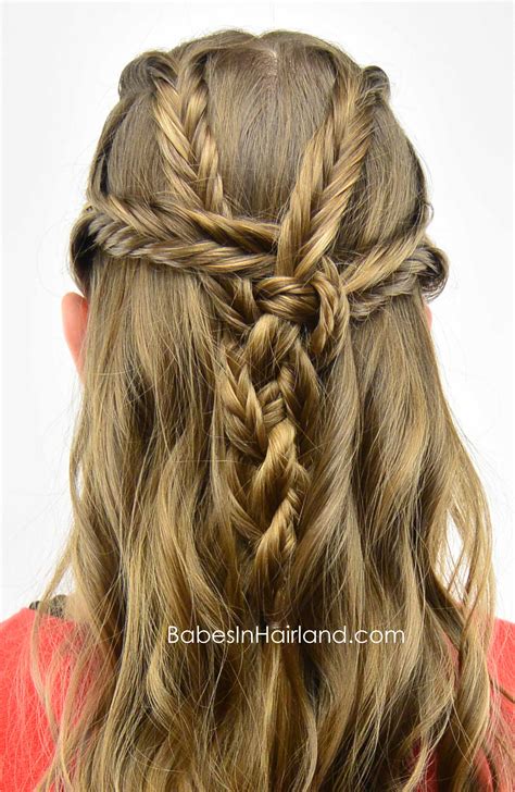 Take a look at 30 gorgeous fishbone braids the term fishbone braids refers to a variety of styles that involve intricate cornrowed designs. Fishbone Braided Pullback - Babes In Hairland