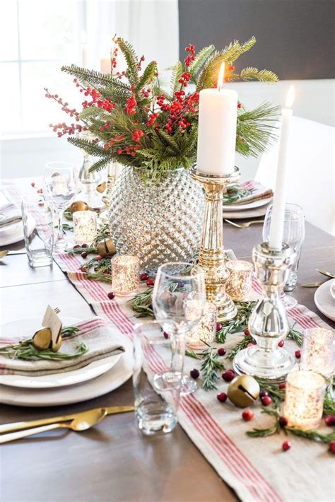36 Beautiful Christmas Table Centerpieces For Your Dining Room