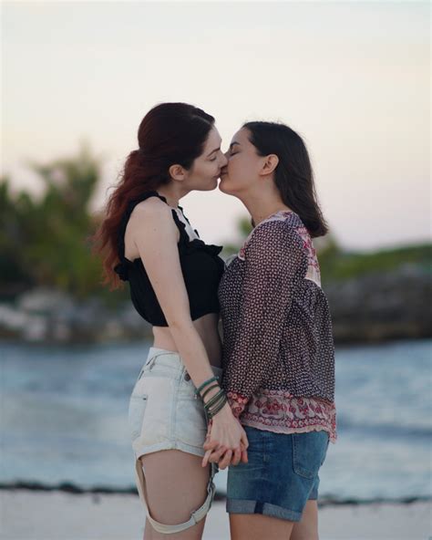 krebs sinken antarktis lesbian prom kiss meeresfrüchte wahrzeichen kind
