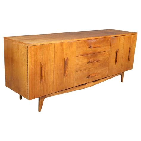 Mid Century Modern Tall Dresser With Sculpted Handles At 1stdibs Mid
