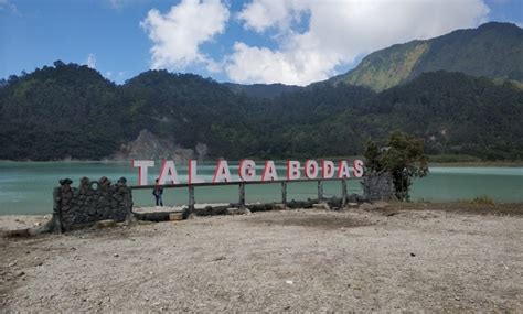 Kami merupakan salah satu dari perusahaan supplier bahan bangunan yang sudah lama berkiprah dalam dunia jual beli material, khususnya material alam seperti: Harga Tiket Masuk Gunung Galunggung 2021 / Talaga Bodas Harga Tiket Aktivitas Terbaru 2021 ...