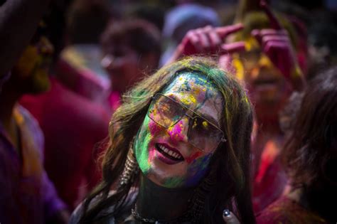 Ap Photos Indians Celebrate Holi Hindu Festival Of Color The Columbian